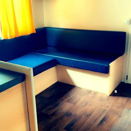 캠프장 Mobilhom Confort Sainte-Eulalie-en-Born